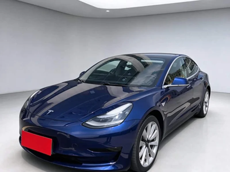 Tesla Model 3 — фото 1