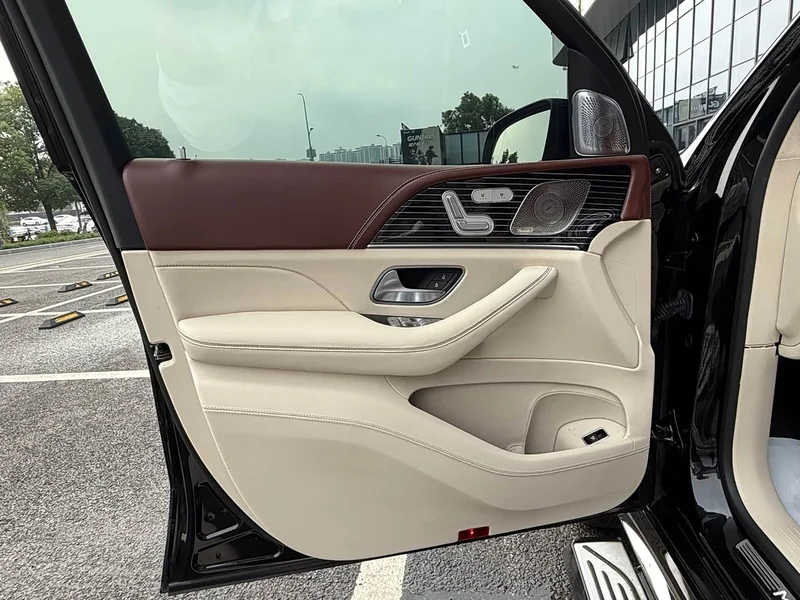 Mercedes-Benz GLS — фото 11