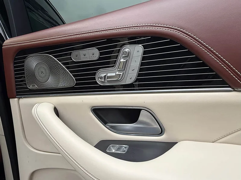Mercedes-Benz GLS — фото 15