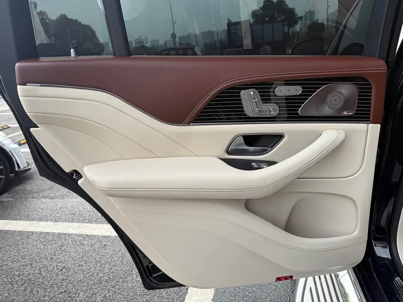 Mercedes-Benz GLS — фото 6