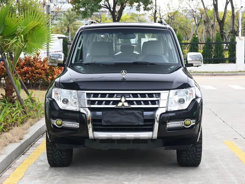 Mitsubishi Pajero (Imported) — фото 2
