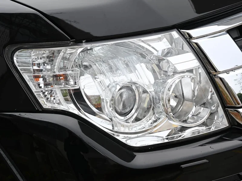 Mitsubishi Pajero (Imported) — фото 7