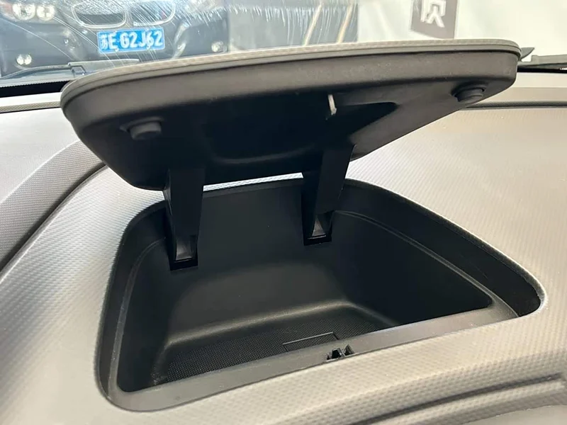 Kia Carens — фото 15