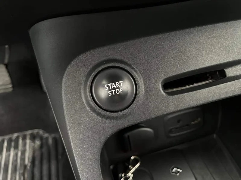 Kia Carens — фото 18
