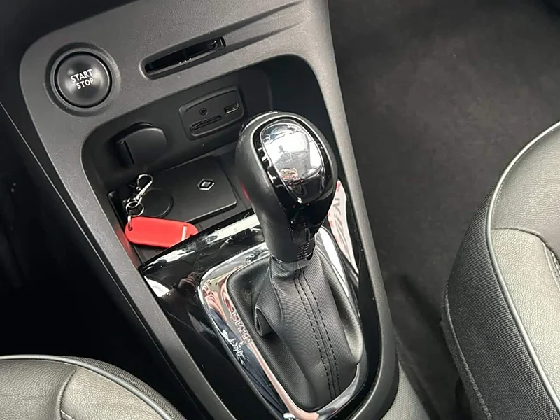 Kia Carens — фото 10
