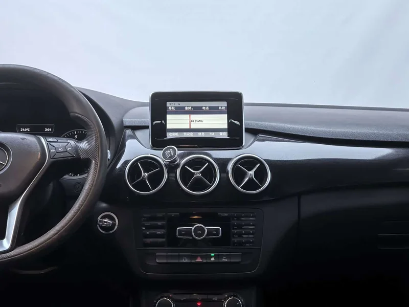 Mercedes-Benz B-Class — фото 14