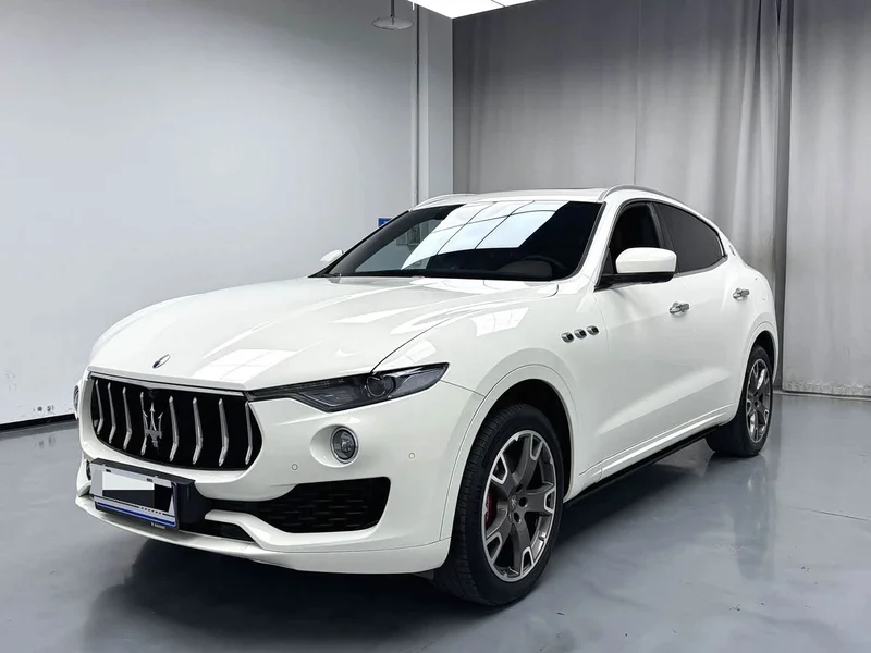 Maserati Levante — фото 1