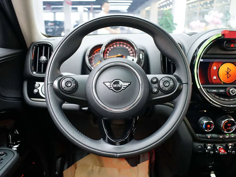 MINI COUNTRYMAN — фото 15