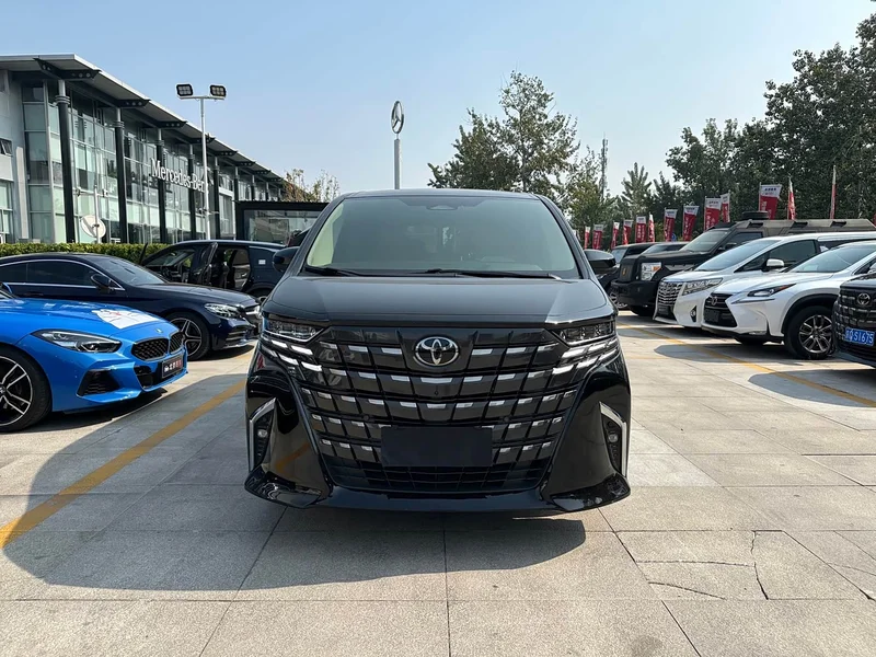 Toyota Alphard — фото 2