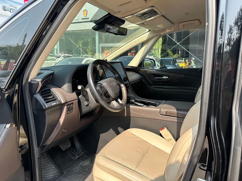 Toyota Alphard — фото 6