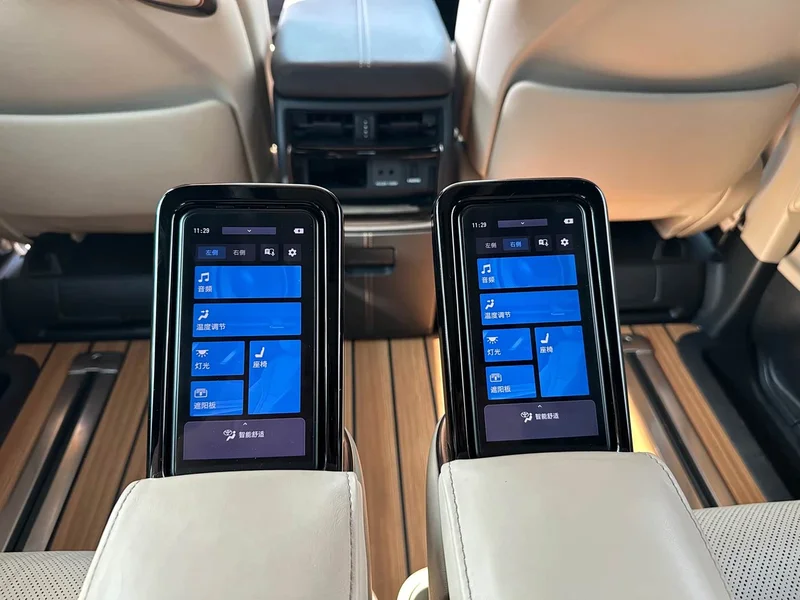 Toyota Alphard — фото 8