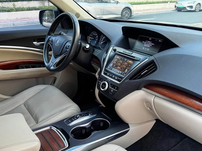 Acura MDX — фото 16