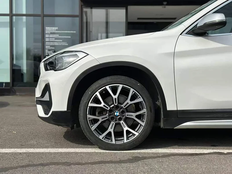 BMW X1 — фото 5