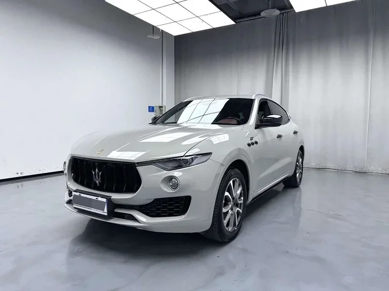 Maserati Levante — фото 1