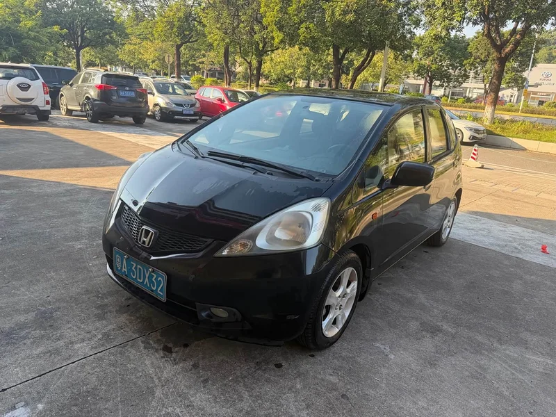Honda Fit — фото 1