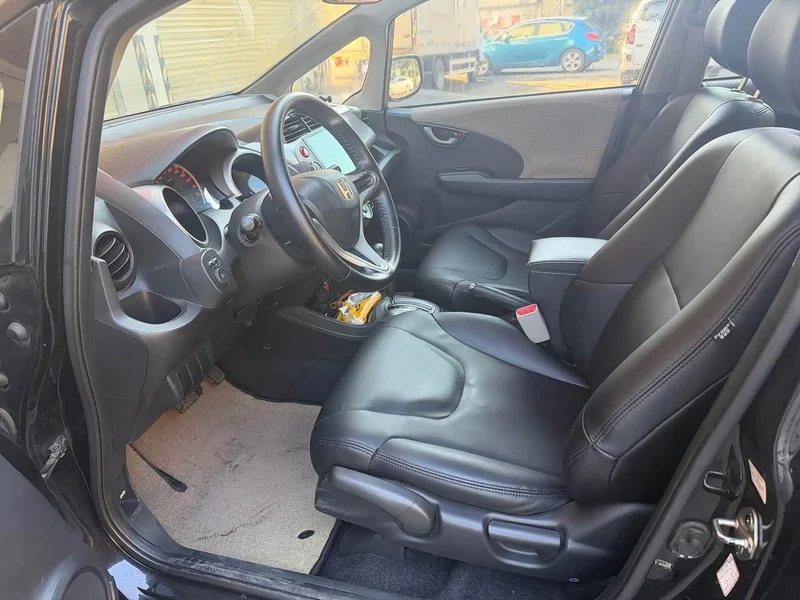 Honda Fit — фото 7