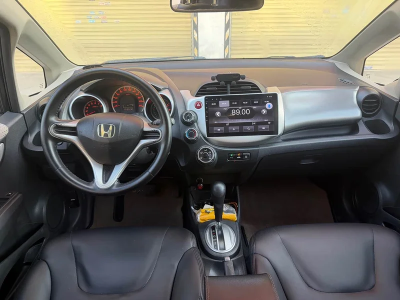 Honda Fit — фото 9