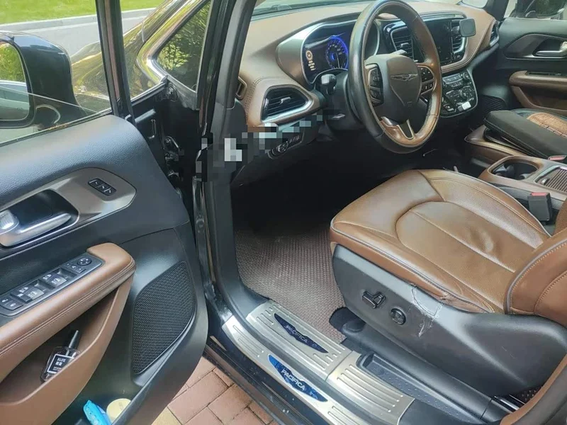 Jeep Grand Voyager (Imported) — фото 12