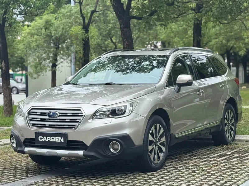 Subaru Outback — фото 1