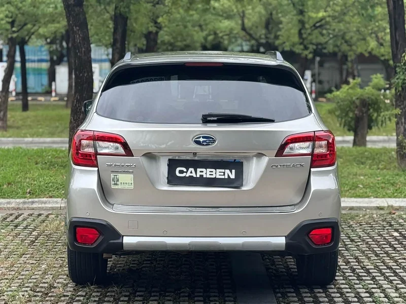 Subaru Outback — фото 11