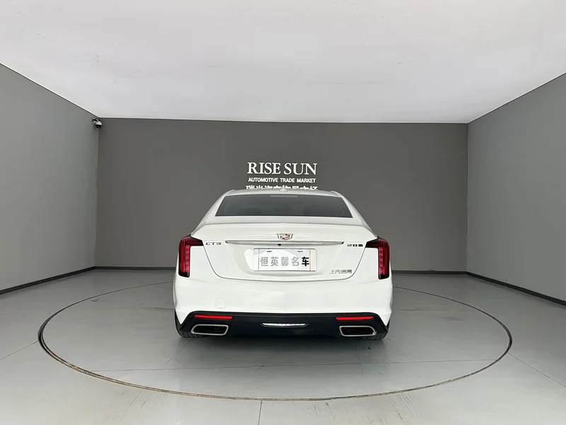 Cadillac CT5 — фото 8