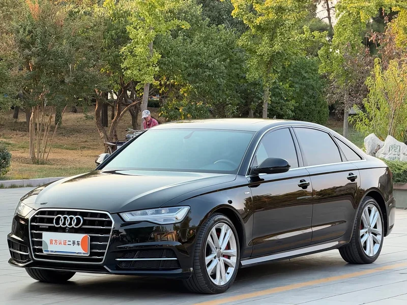 Audi A6L — фото 1