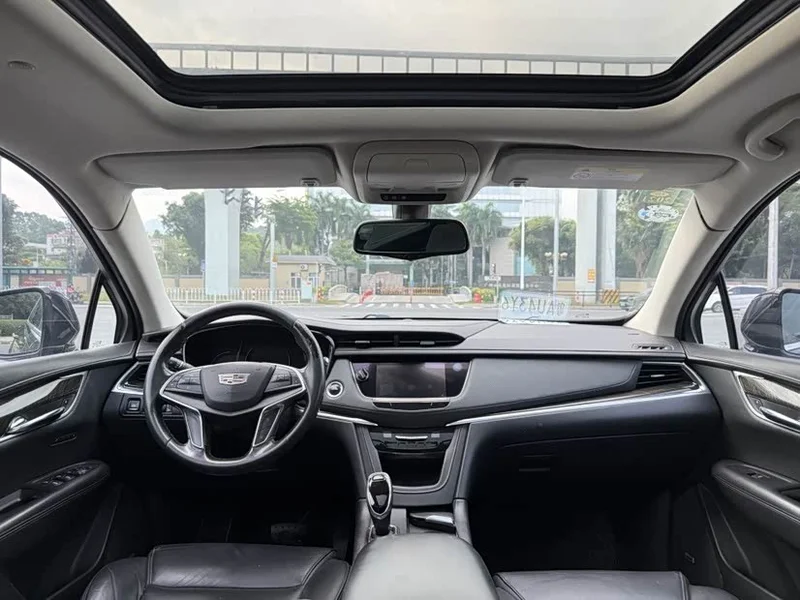 Cadillac XT5 — фото 10