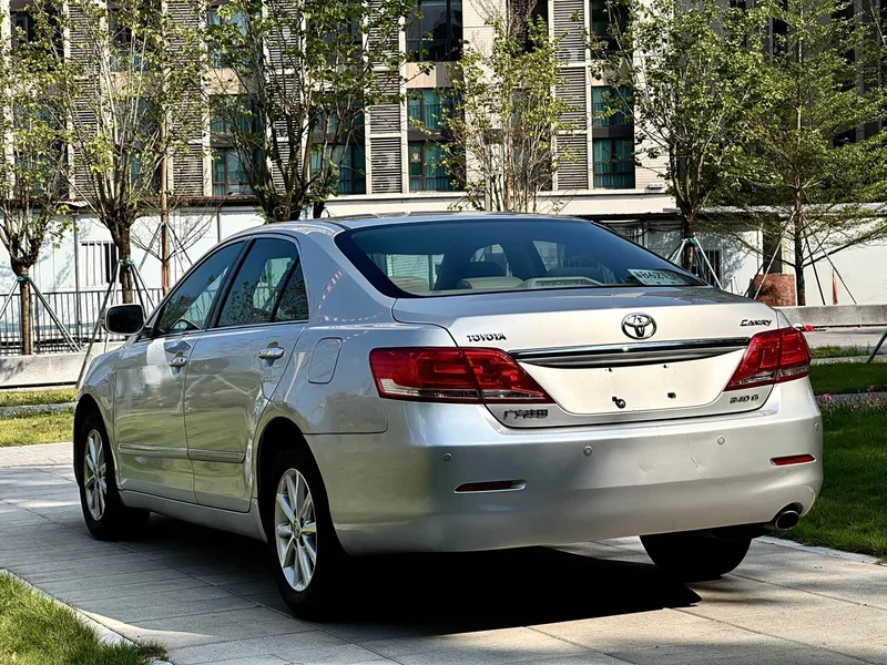 Toyota Camry — фото 12
