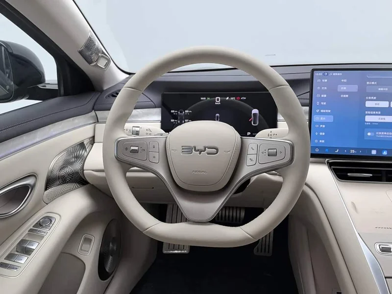 BYD Seal — фото 11