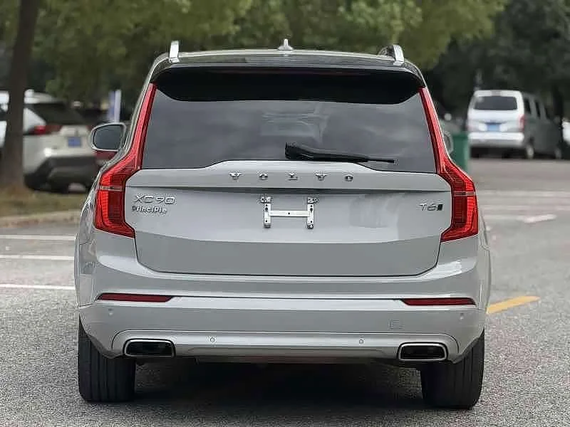 Volvo XC90 — фото 9