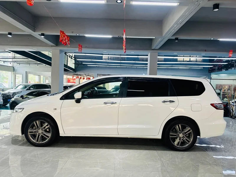 Honda Odyssey — фото 15