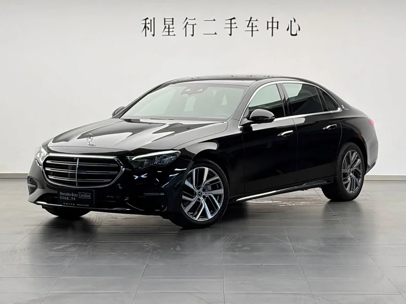 Mercedes-Benz E-Class — фото 1