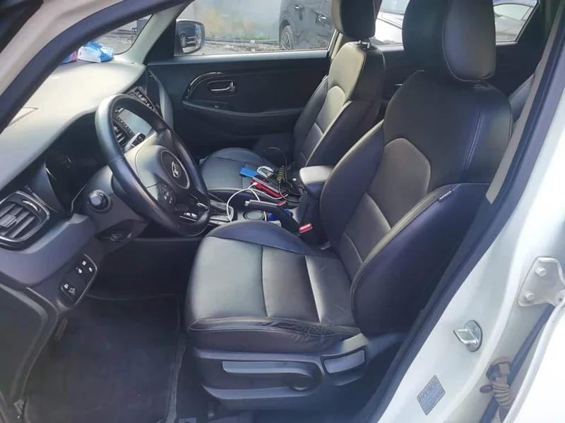 Kia Carens — фото 11