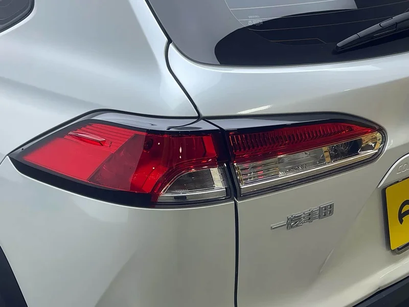 Toyota Corolla Cross — фото 10