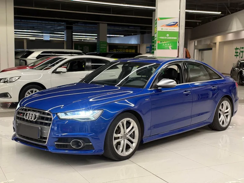 Audi S6 — фото 1