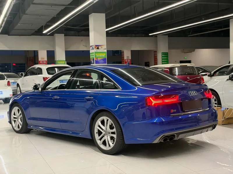 Audi S6 — фото 6
