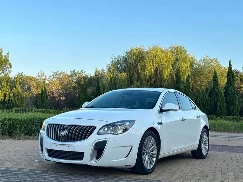 Buick Regal — фото 1