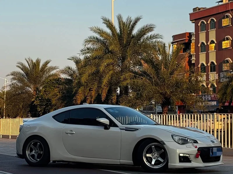 Subaru BRZ — фото 1