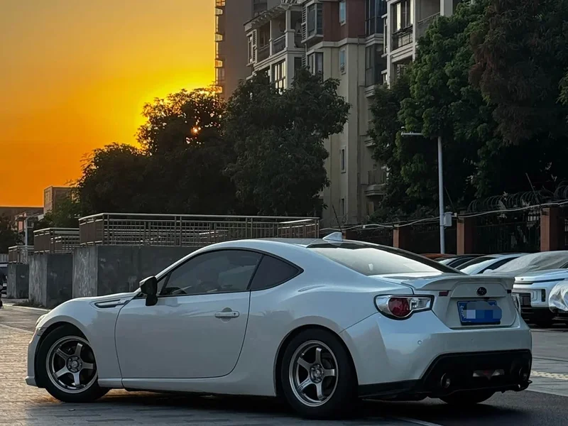 Subaru BRZ — фото 2