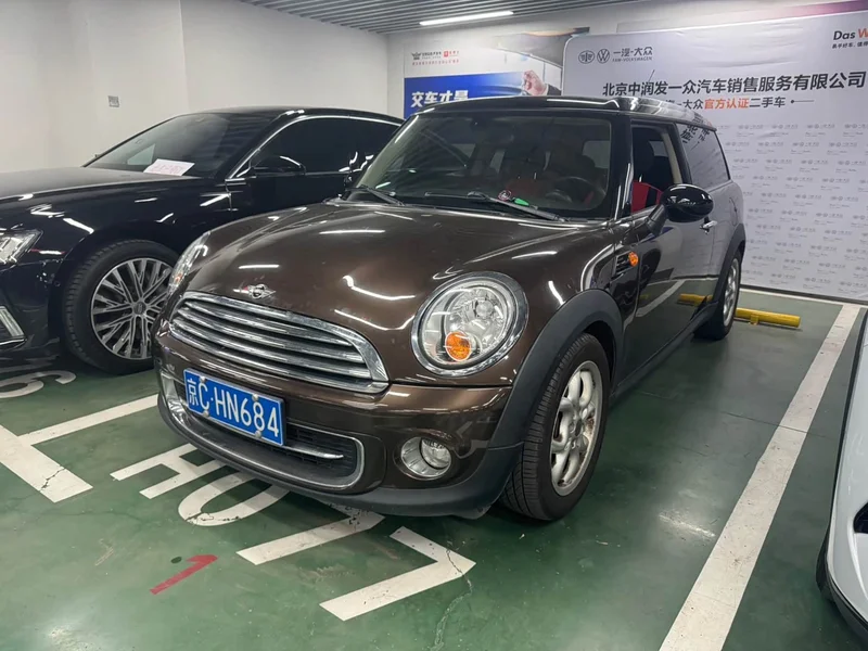MINI CLUBMAN — фото 1