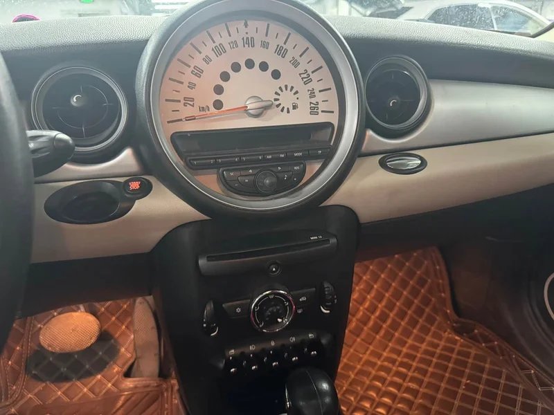 MINI CLUBMAN — фото 7