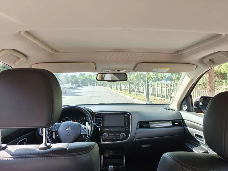 Mitsubishi Outlander — фото 12