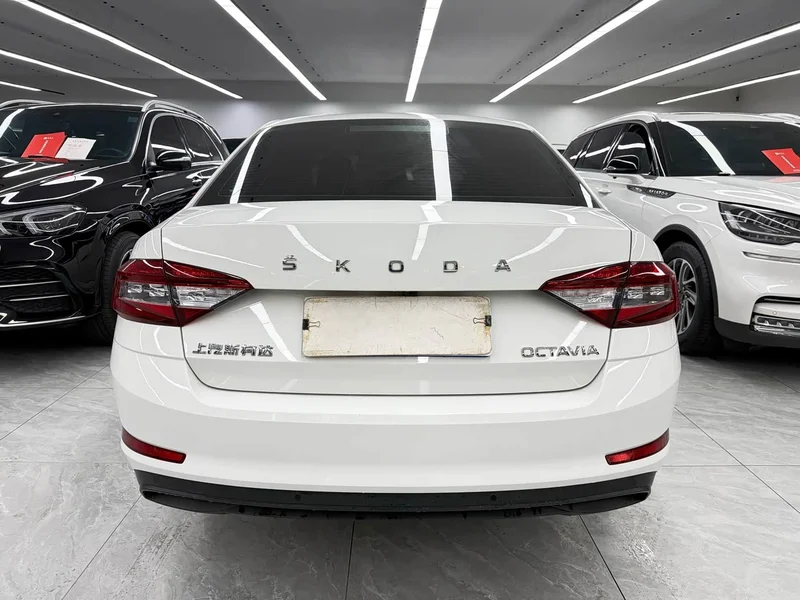 Volkswagen Octavia — фото 5