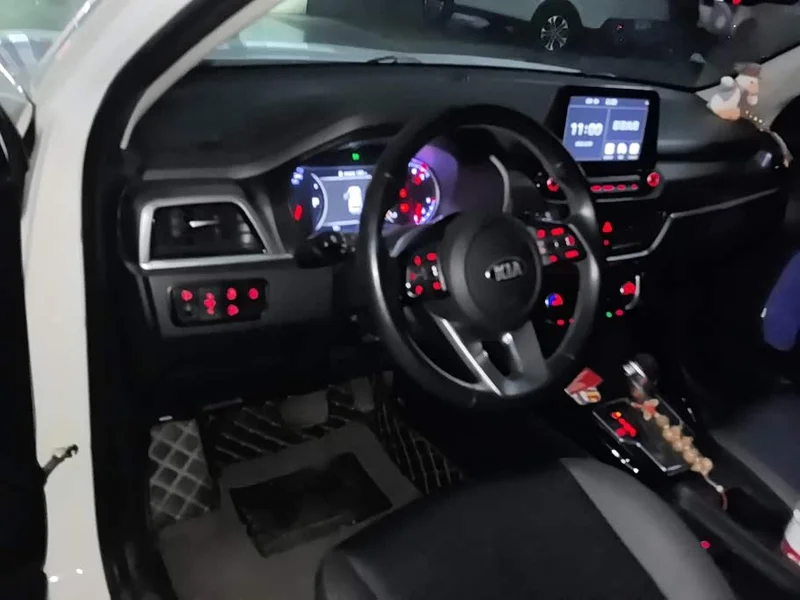 Kia Sportage — фото 12