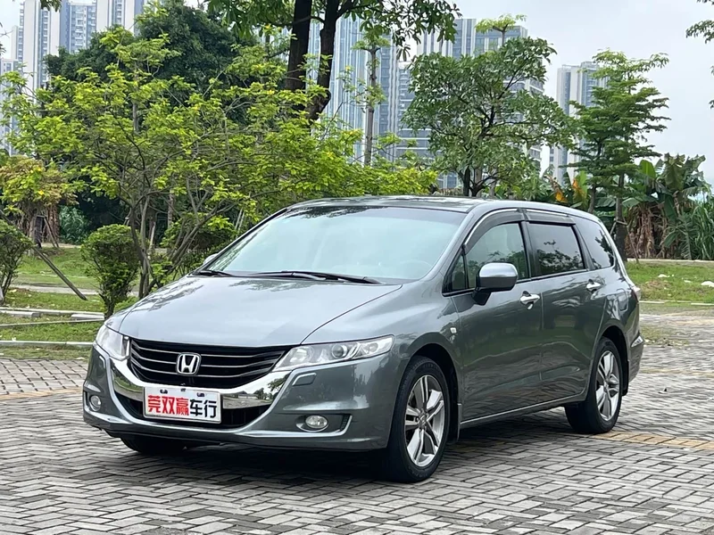 Honda Odyssey — фото 1
