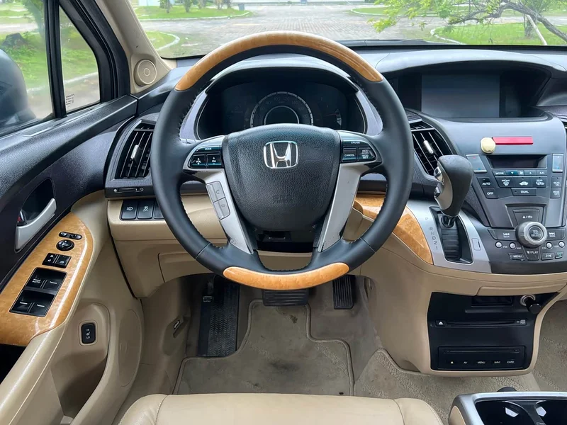 Honda Odyssey — фото 14