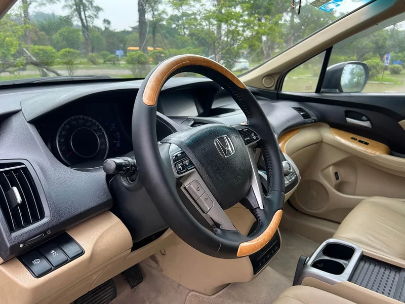 Honda Odyssey — фото 17
