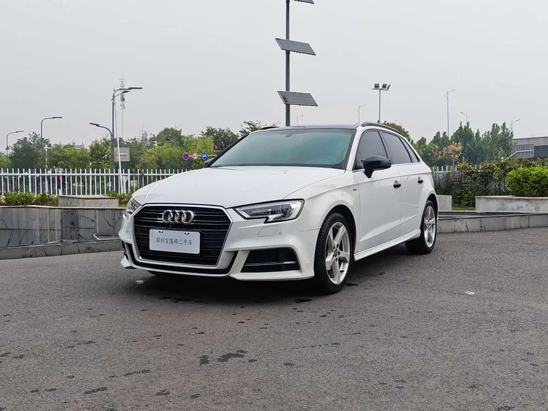Audi A3 — фото 1