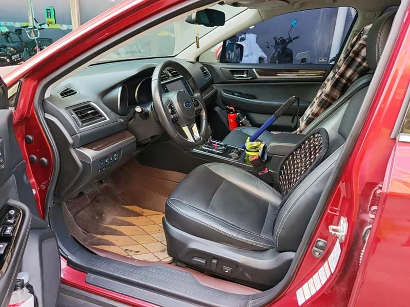 Subaru Outback — фото 9