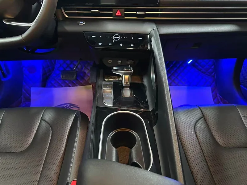 Hyundai Elantra — фото 12